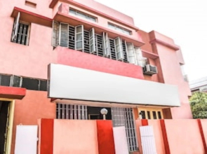 Oyo 14606 Holiday Inn