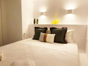 Mykonos 22 Superb Town Penthouse With Jacuzzi Spa