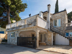 Estella Villa