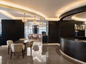 Отель Radisson Blu Hotel, Dubai Canal View