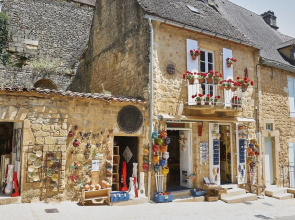 Charming House With a Covered Terrace Near Gourdon