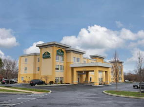 La Quinta Inn & Suites by Wyndham Harrisburg-Hershey