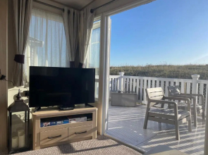 Beach Fronted 74 Bayside Cove Pevensey Bay Holiday Park