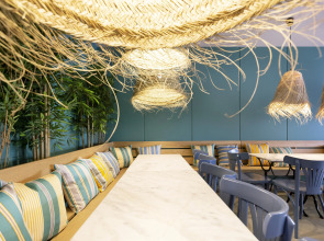 Yomo Hostal BCN Port