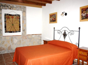 House With 2 Bedrooms in Montefrío, With Wonderful Mountain View, Priv