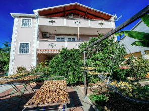 Spacious Ground Floor Apartment, Big Private Covered Terrace, 200 M From the Sea