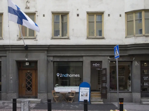 2ndhomes Cozy & Modern Top Floor Home