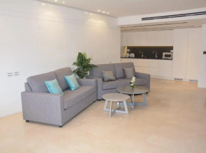 Renovated 3 Bedroom - Residence with Pool next the Beach