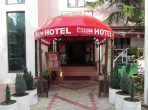 Hotel N