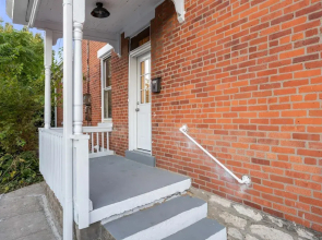 German Charm Suites Sleeps 8!