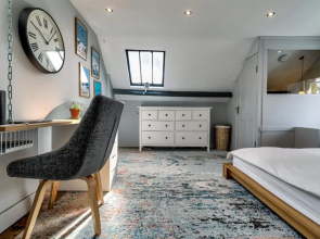 Spacious and elegant Oxford House