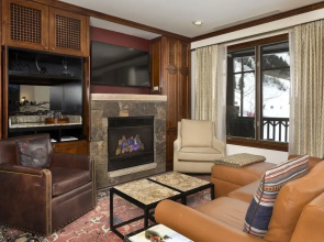 Aspen Ritz-carlton 2 Bedroom Ski in, Ski out Residence With Access to Slopeside Heated Pools and Hot Tubs