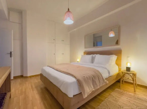 Phaedrus Living: Kallithea Heights Residence