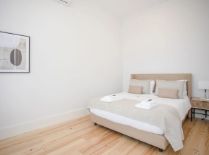 Liiiving in Porto-City View Apartment 2F