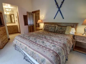 1856b The Seasons - 1 Br Hotel Room