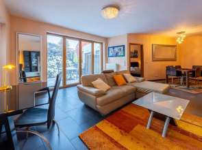Spacious 2BR Apt w Terrace Pkg Near DT