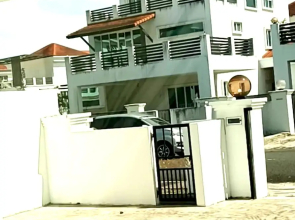 OYO HOME 90769 Flo Inn Homestay Bsi