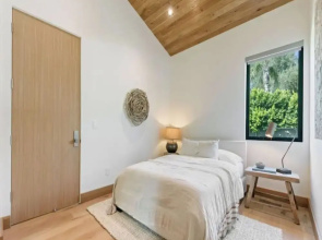 Lechusa - Secluded Creative Compound: Luxury 2-acre Estate w/ Studio & Pool
