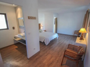 Laja - panoramic hillside holiday house in Moraira