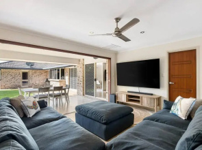 Fully Equipped Luxe Retreat, Pool, Pet Friendly, AirCon