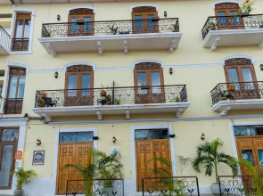 Oasis Hotel