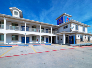 Motel 6 Rhome, TX