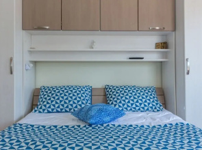 Romantic apartment for 2 with pool and grill