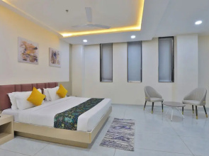 Hotel The Grand Radhey