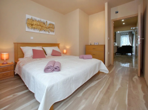 Few Steps From the Center - new and Modern Apartment for 4 Persons
