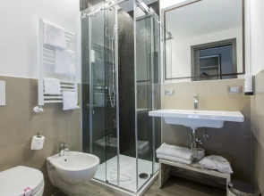 Отель The Guardian