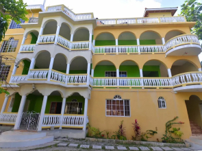 Takuma Boutique Hotel Rooms & Suites Jamaica