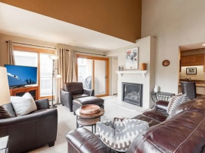 Condo with Pool & Hot Tubs, Free Shuttle by RedAwning