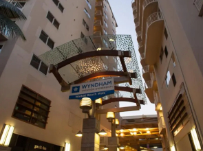 Club Wyndham at Waikiki Beach Walk