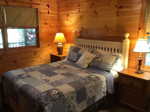 Second Breakfast 3 Bedroom Cabin