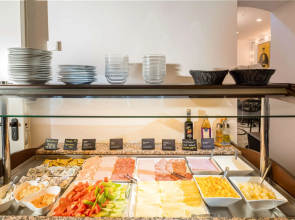 Best Western Plus Celebrity Suites