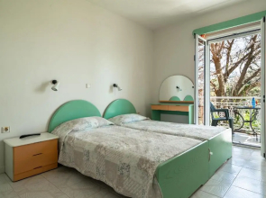 Angela partial sea view 2