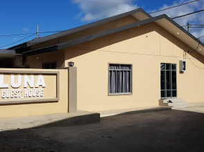 Luna Guesthouse