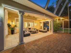 Exquisite Villa With Pool&games- 18 Guests