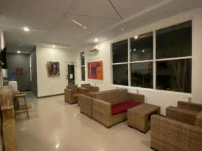 The Packer Box - Hostel