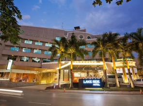 Lake Side Hotel