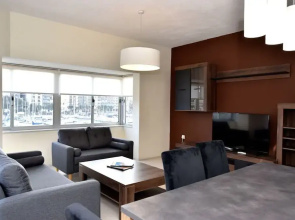 Bright Spacious 2 Bedroom With Marina View