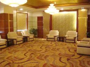 Hongkou Business Hotel