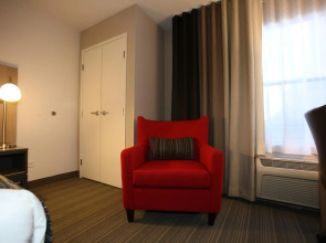 GreenTree Inn & Suites Phoenix Sky Harbor