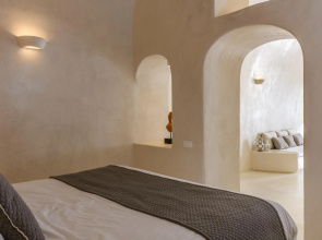 Villa Dawn in Fira Santorini