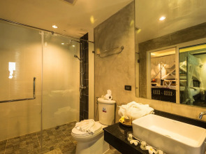 Tanawan Phuket Hotel