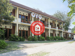 OYO 261 Sasono Putro Guest House