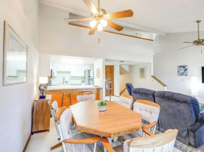 Cozy Flagstaff Retreat w/ Balcony & Mtn View!