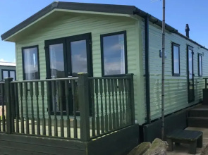 Gwel y Mor 2-bed Chalet With Sea Views & Terrace