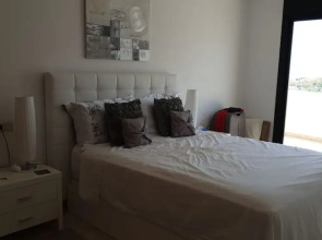Hollywood Hills - Spectacular Penthouse Close to Golf With Large Terrace & Sea Views