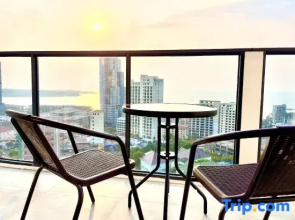 AIR HOTEL Sihanoukville - SKY POOL & FREE LAUNDRY - 5min to Boat Pier